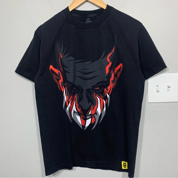 NXT Finn Balor Demon Face WWE Wrestling Black Graphic Tee‎ Medium - Picture 1 of 4